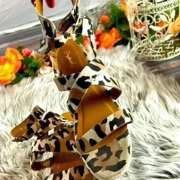 Qupid Leopard Print Canvas Platform Cross Over Espadrilles, 7.5 - Picture 11 of 12